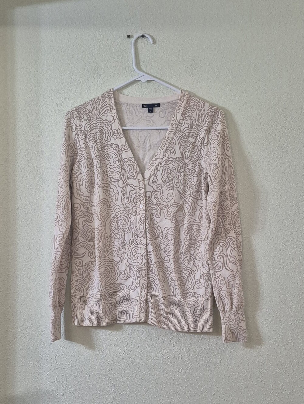 GAP Cream V-Neck Floral-Print Cardigan Sweater